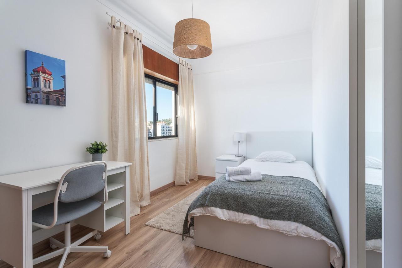Hostwise - Spacious & Sunny Flat - Loule Exterior photo
